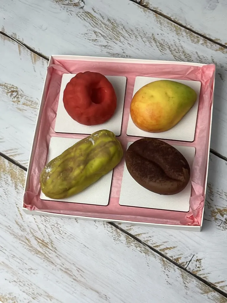 Набор корпусных пирожных «Мэри Берри» 4 вкуса