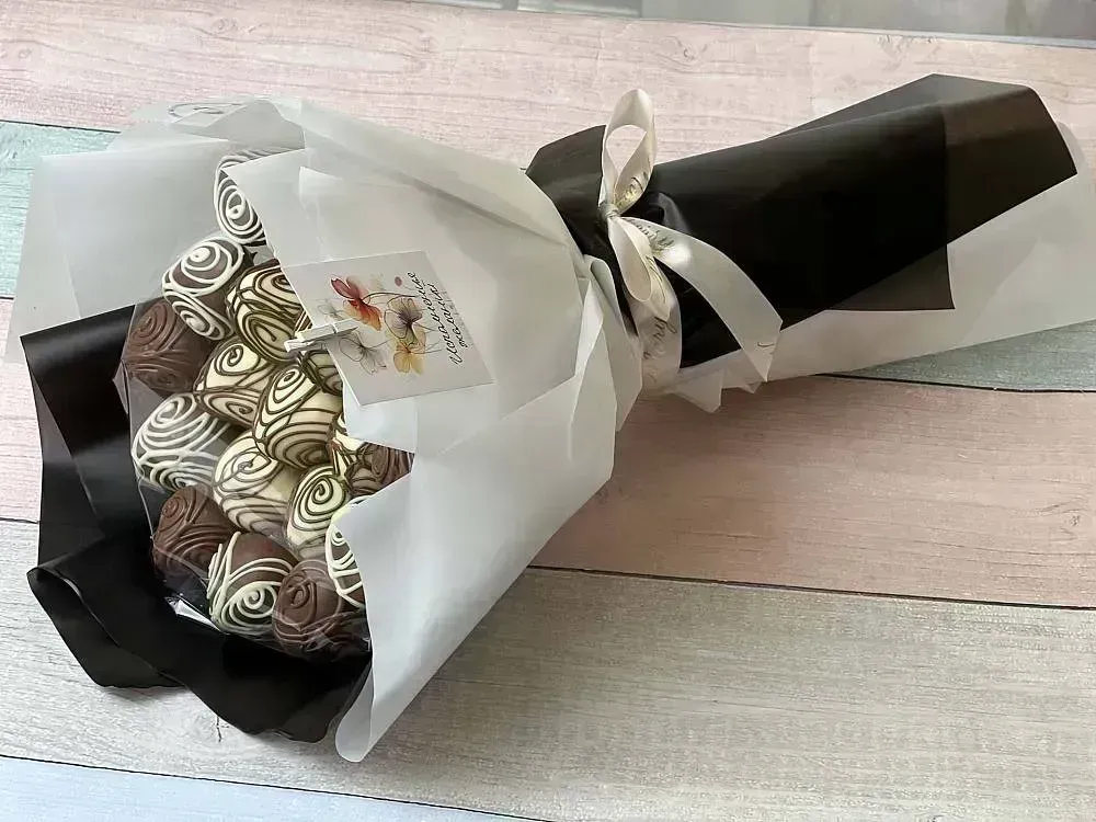 Букет с клубникой в шоколаде «Букет из клубники в шоколаде "Шоколадная классика"» — MaryBerry