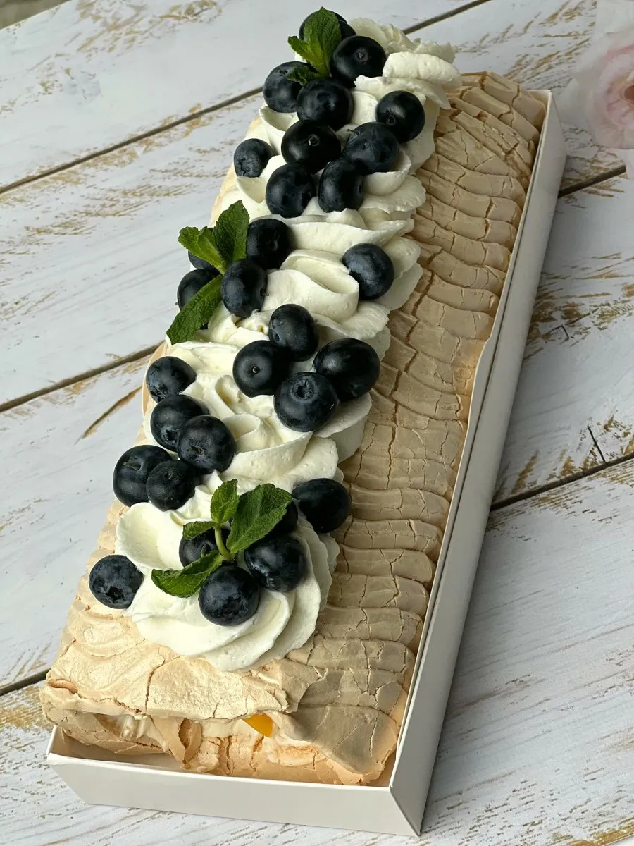 Меренговый рулет с голубикой — MaryBerry
