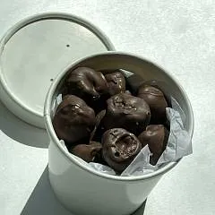 Малина в молочном шоколаде