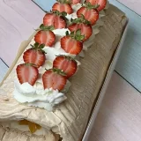 Меренговый рулет с клубникой и персиком — MaryBerry
