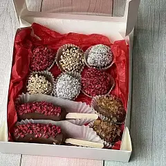 Ягодный комплимент — фрукты в шоколаде