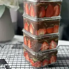 Dubai Cup: клубника с дубайской начинкой и бельгийским шоколадом — десерт ручной работы