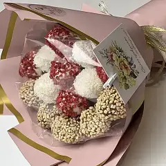 Белое золото — клубника в бельгийском шоколаде