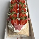 Меренговый рулет с клубникой и персиком — MaryBerry