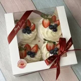 Пирожные «Павлова» с клубникой и голубикой — набор 4 шт. MaryBerry